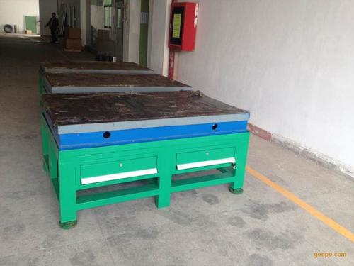 鑄鐵工作臺(tái)、專業(yè)檔案柜與量具在現(xiàn)代辦公與工業(yè)場(chǎng)景中的核心作用